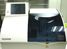 血液検査機械（生化学)